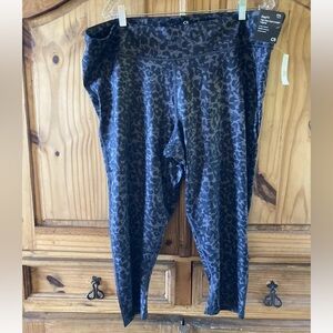 Women’s Gap black gray cheetah print athletic legging yoga pants size XXL - NWT